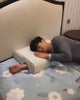 Cargar y reproducir vídeo en el visor de la Galería, DuoDream™ | Almohada para Dormir en Parejas con Orificio para el Brazo